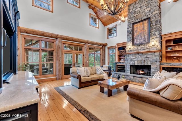 726 Kings Highway E, Atlantic Highlands, NJ 07716