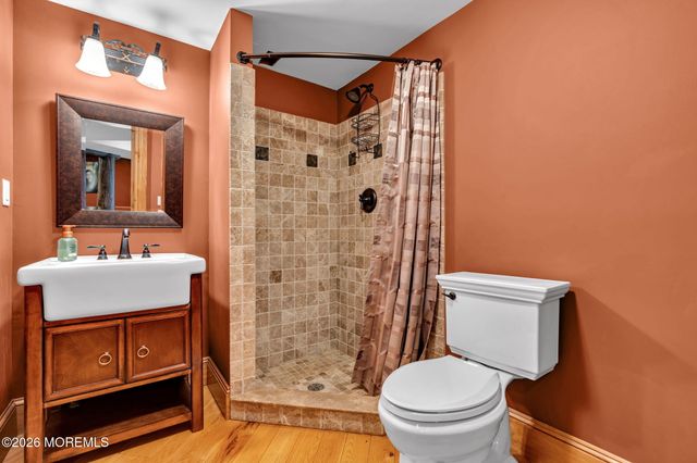 726 Kings Highway E, Atlantic Highlands, NJ 07716