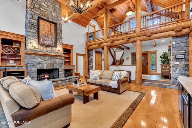 726 Kings Highway E, Atlantic Highlands, NJ 07716