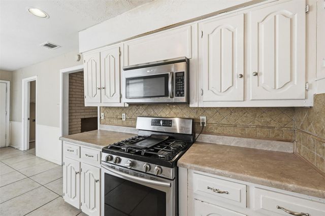 3764 Kiest Valley Parkway, Dallas, TX 75233