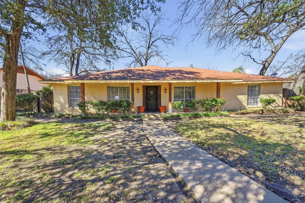 3764 Kiest Valley Parkway, Dallas, TX 75233