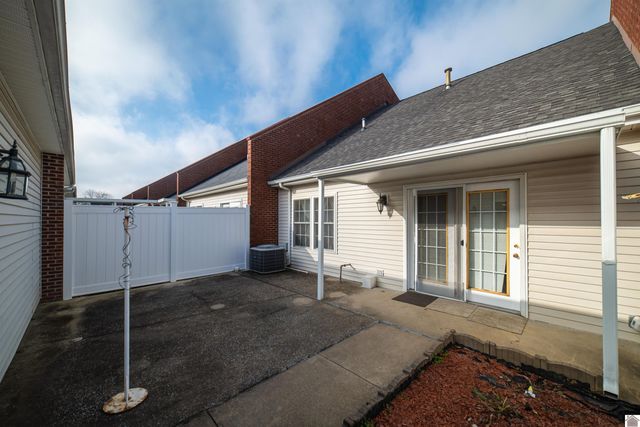 2111 West Park Drive, Paducah, KY 42001