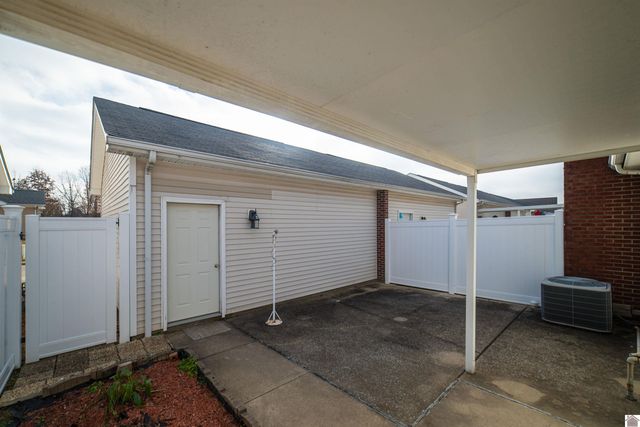 2111 West Park Drive, Paducah, KY 42001