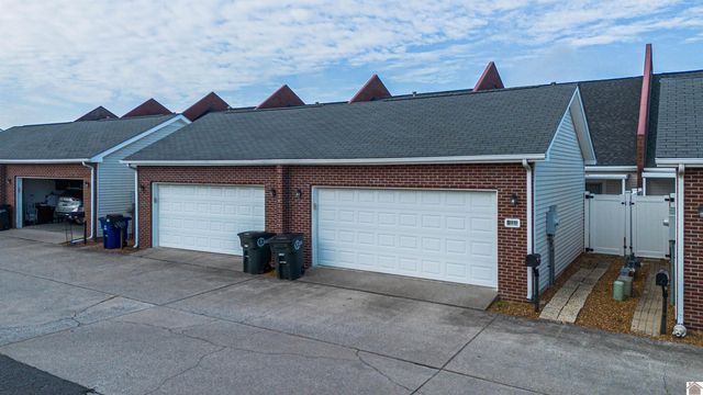 2111 West Park Drive, Paducah, KY 42001