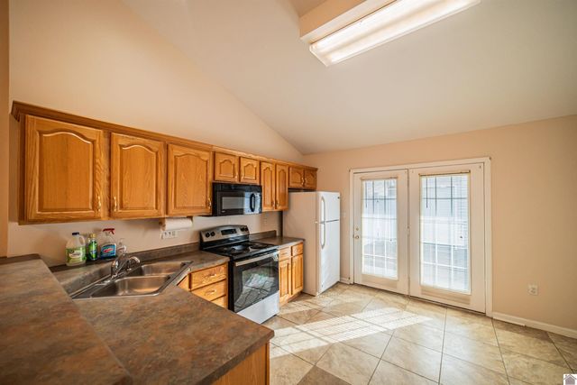 2111 West Park Drive, Paducah, KY 42001