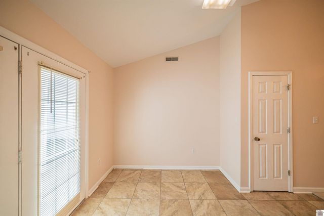 2111 West Park Drive, Paducah, KY 42001