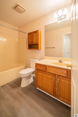 2111 West Park Drive, Paducah, KY 42001