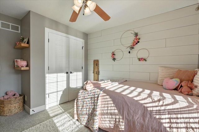 1527 CHESTNUT Drive, Council Bluffs, IA 51503