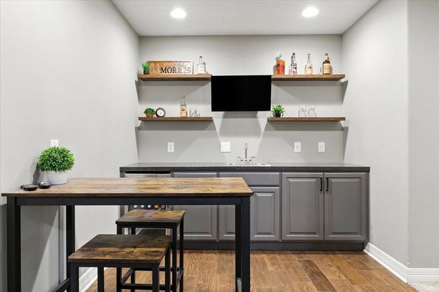 1527 CHESTNUT Drive, Council Bluffs, IA 51503