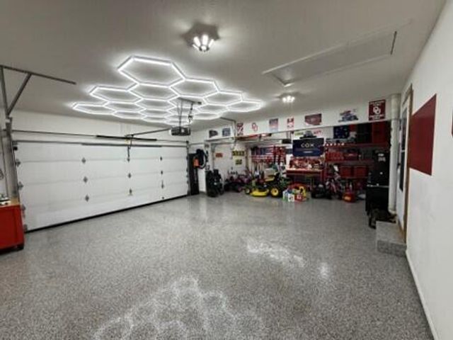 1527 CHESTNUT Drive, Council Bluffs, IA 51503