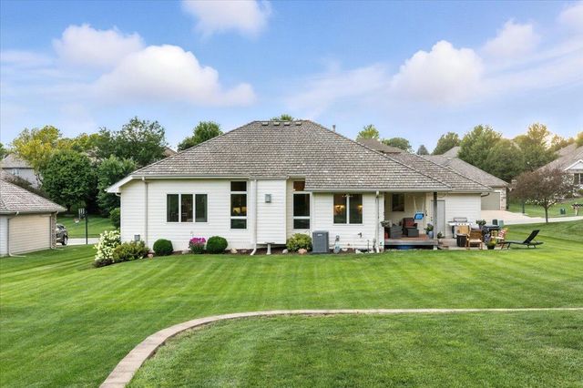 1527 CHESTNUT Drive, Council Bluffs, IA 51503