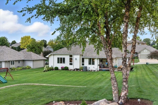 1527 CHESTNUT Drive, Council Bluffs, IA 51503