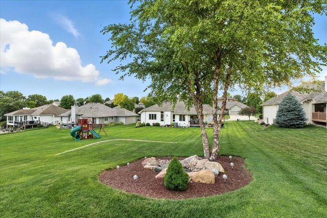 1527 CHESTNUT Drive, Council Bluffs, IA 51503