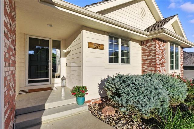 1527 CHESTNUT Drive, Council Bluffs, IA 51503