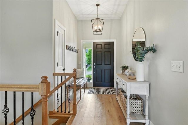 1527 CHESTNUT Drive, Council Bluffs, IA 51503