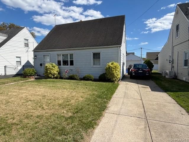 10 Ivy Place, Valley Stream, NY 11581