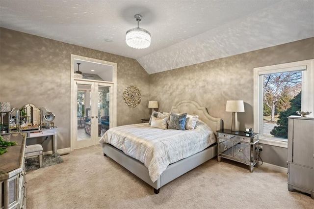 11812 S Carriage Road, Olathe, KS 66062