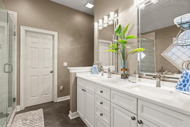 11812 S Carriage Road, Olathe, KS 66062