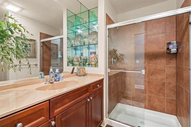 11812 S Carriage Road, Olathe, KS 66062