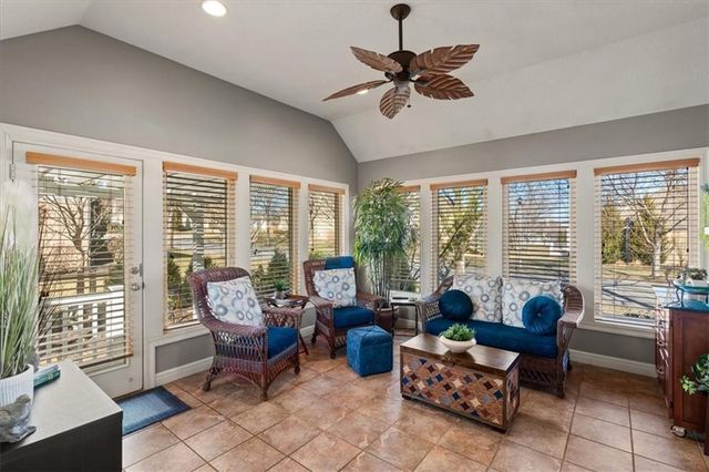 11812 S Carriage Road, Olathe, KS 66062