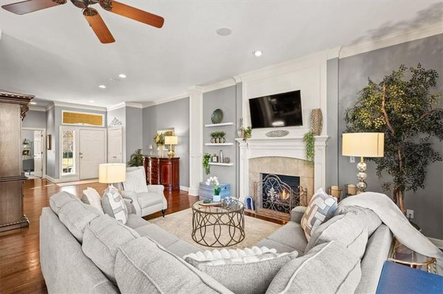 11812 S Carriage Road, Olathe, KS 66062