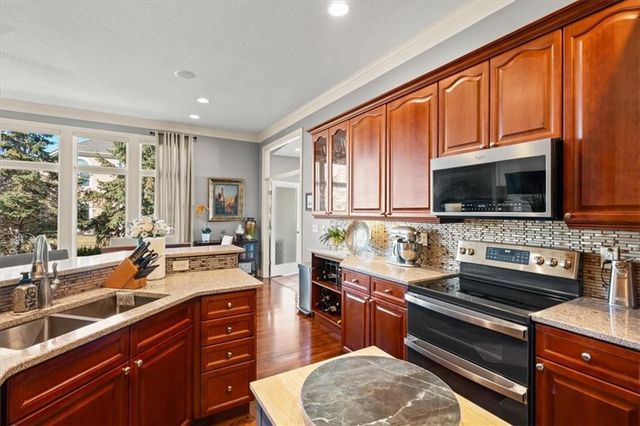 11812 S Carriage Road, Olathe, KS 66062