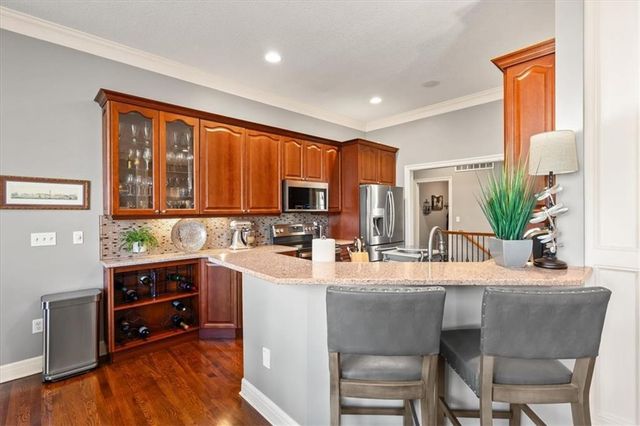 11812 S Carriage Road, Olathe, KS 66062