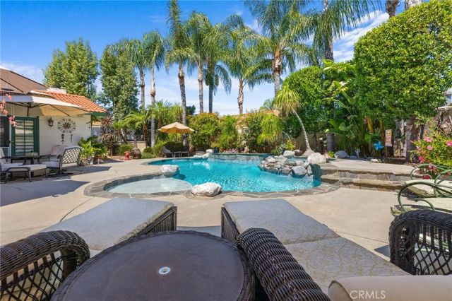 30542 Meadowlark, Canyon Lake, CA 92587