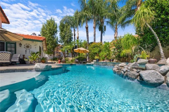 30542 Meadowlark, Canyon Lake, CA 92587