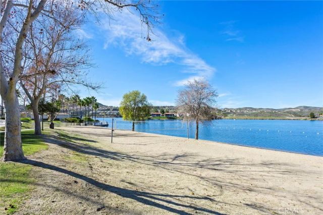 30542 Meadowlark, Canyon Lake, CA 92587