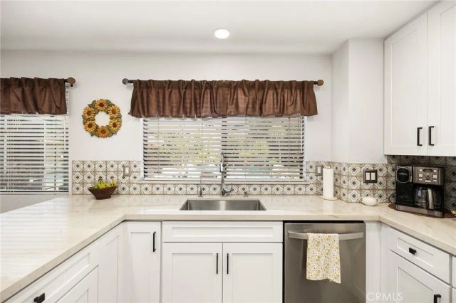 30542 Meadowlark, Canyon Lake, CA 92587