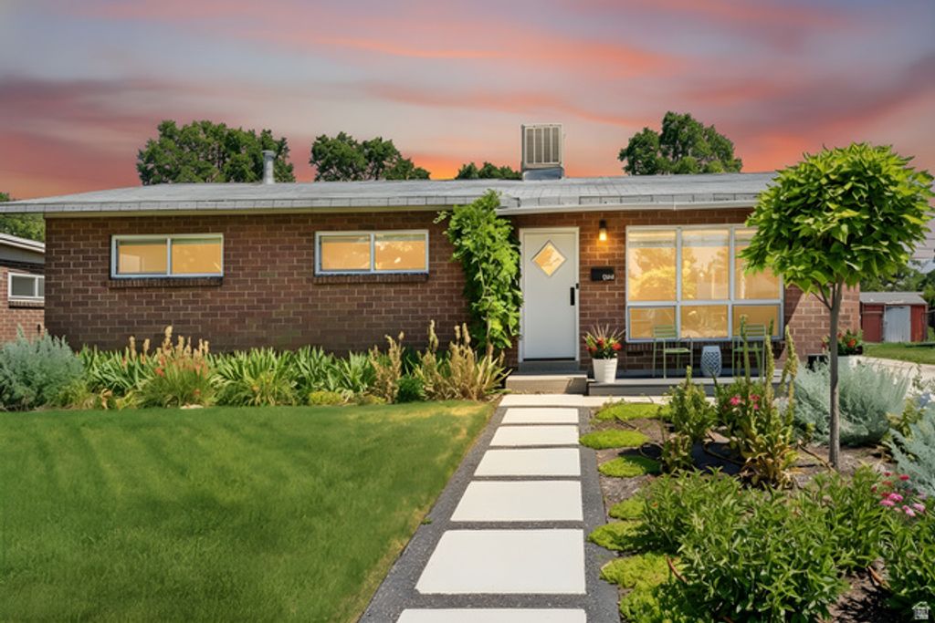 1374 W DUPONT AVE, Salt Lake City, UT 84116