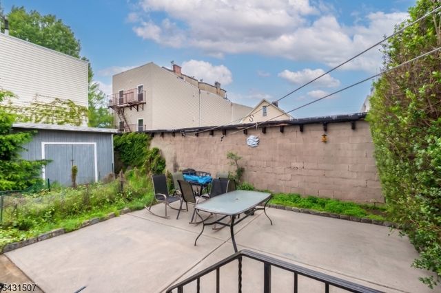 520 26Th St, Union City, NJ 07087