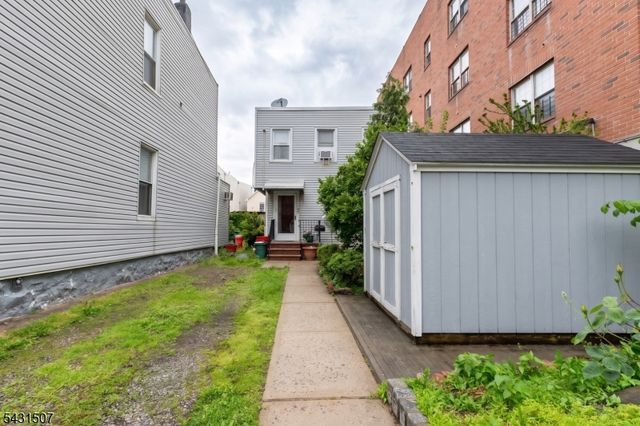 520 26Th St, Union City, NJ 07087