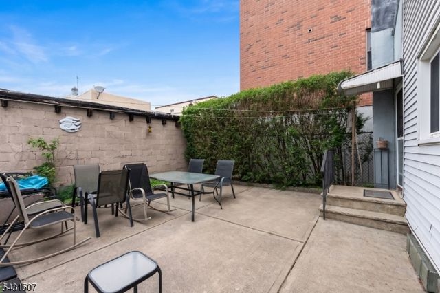 520 26Th St, Union City, NJ 07087