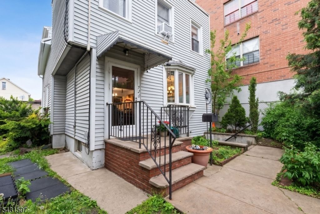 520 26Th St, Union City, NJ 07087