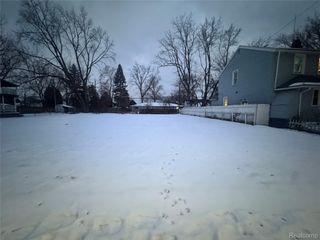 25527 New York Street, Dearborn Heights, MI 48125