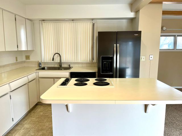 5727 E Memphis, Wichita, KS 67220