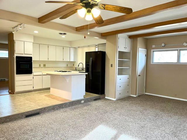 5727 E Memphis, Wichita, KS 67220