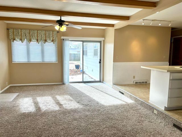 5727 E Memphis, Wichita, KS 67220