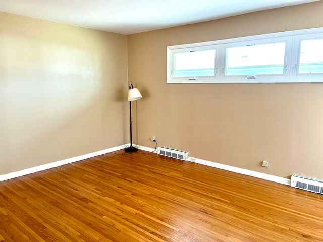 5727 E Memphis, Wichita, KS 67220