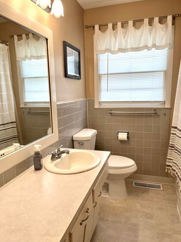 5727 E Memphis, Wichita, KS 67220