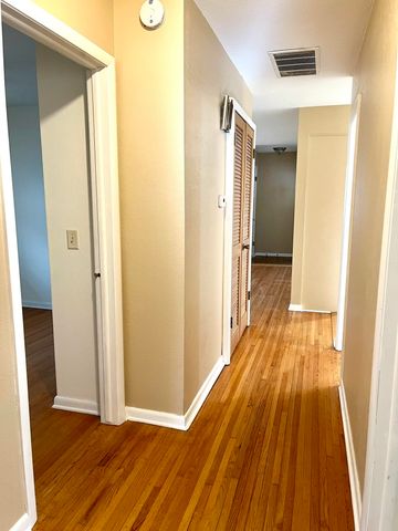 5727 E Memphis, Wichita, KS 67220