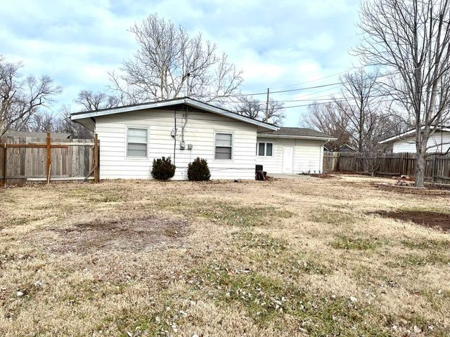 5727 E Memphis, Wichita, KS 67220
