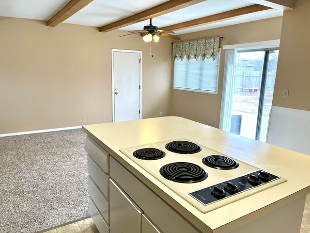 5727 E Memphis, Wichita, KS 67220