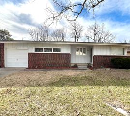 5727 E Memphis, Wichita, KS 67220