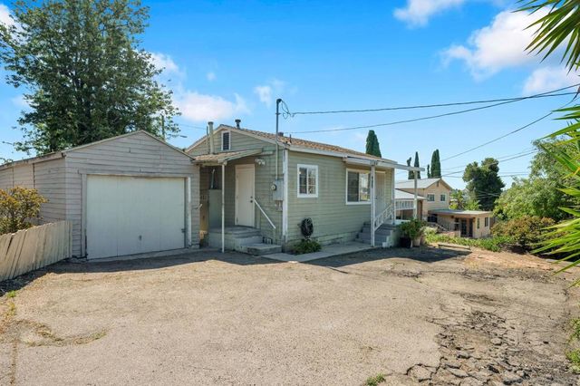 2235 El Prado Ave, Lemon Grove, CA 91945
