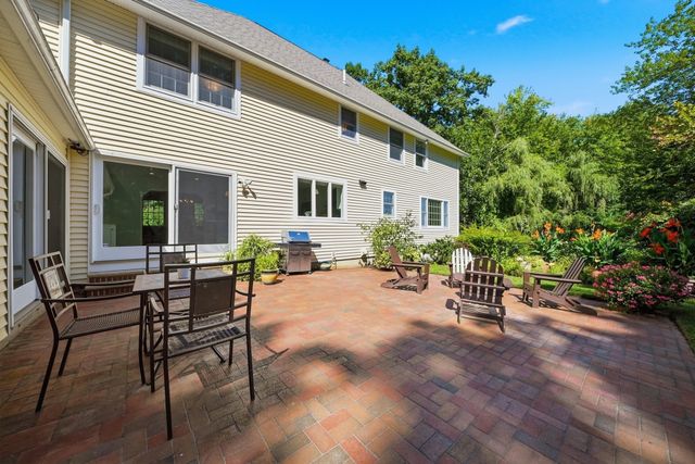 11 Olde Village Road, Salem, NH 03079