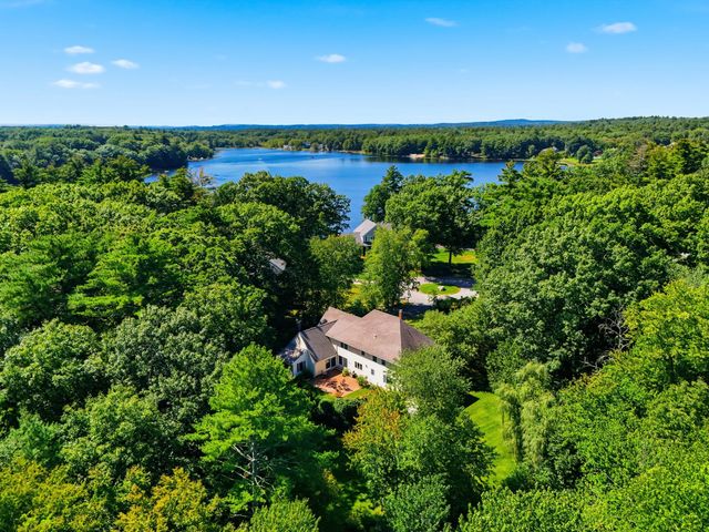 11 Olde Village Road, Salem, NH 03079