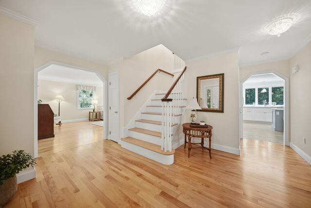 11 Olde Village Road, Salem, NH 03079